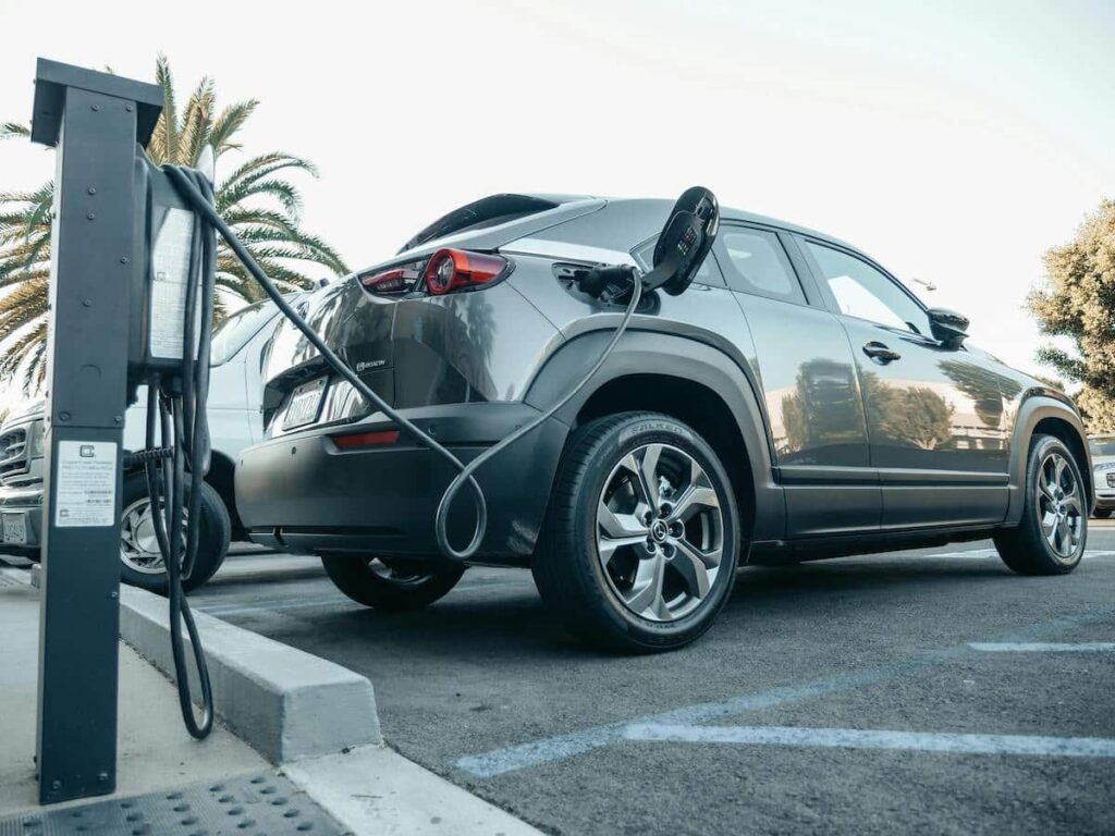Voitures électriques en Europe : la réalité déçoit les prévisions