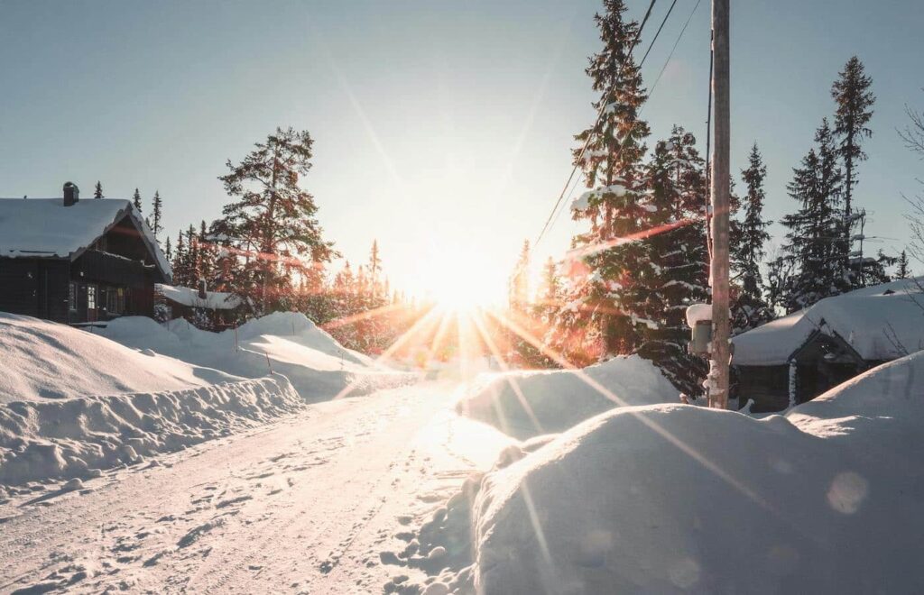 Conseils de conduite et comment s’équiper avant de partir au ski en voiture